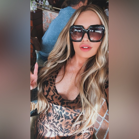 Tika's Closet! 🦋 - Picture 8 of 13